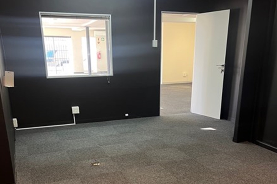 To Let commercial Property for Rent in Newton Park Eastern Cape